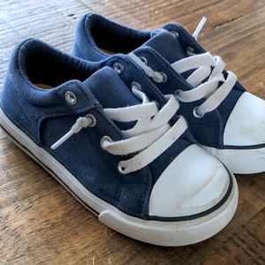 Toddler blue converse style size 9